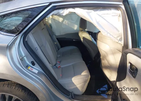 2016 Toyota Avalon Limited z USA, uszkodzony, nr VIN 4T1BK1EB7GU237733